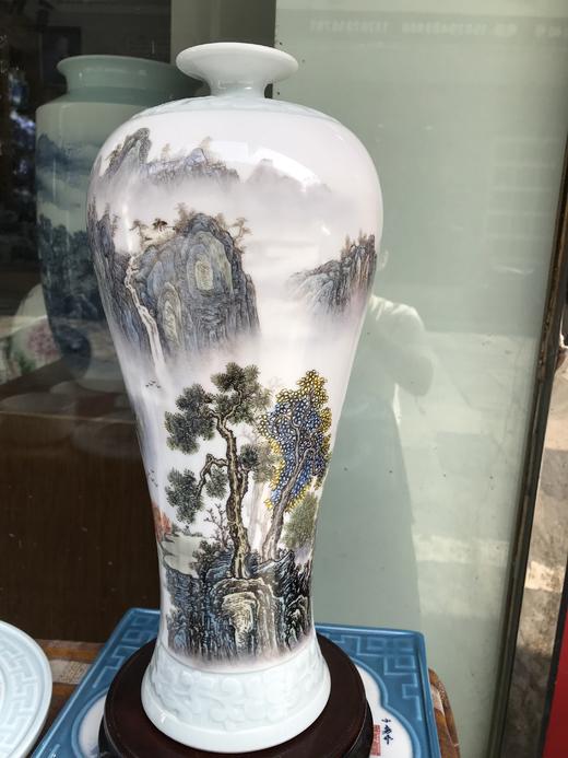 粉彩山水赏瓶 商品图0