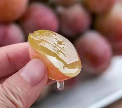 周一取货：【妮娜皇后】一箱毛重2.4斤左右，纯甜无酸，后调浓浓的红酒香味，葡萄界的天花板！ 商品图4