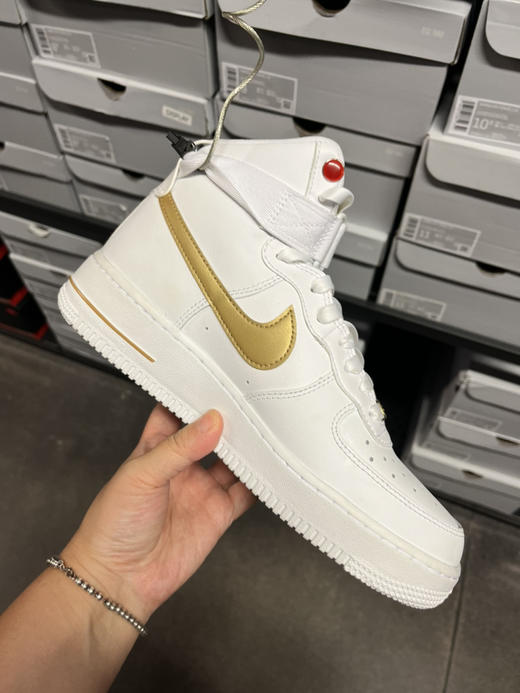 经典款好折！Nike耐克女款AF1空军一号 白金色 商品图2