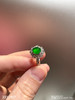 3311407，高冰帝王绿蛋面戒指。具体价格微信咨询 商品缩略图1