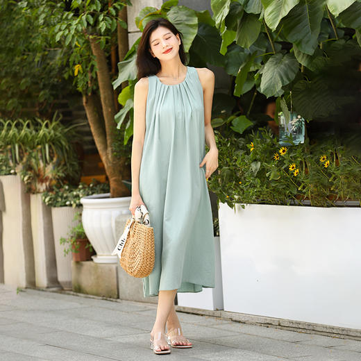 Avann度假风气质无袖露背连衣裙 商品图11