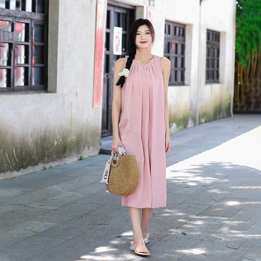 Avann度假风气质无袖露背连衣裙 商品图1