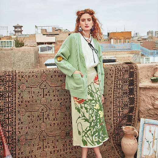 两三事梵高艺术尘世繁花 2023秋季新款复古文艺向日葵针织半身裙 商品图3