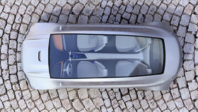 在特斯拉里“热”到打伞涂防晒，这到底是怎么一回事？