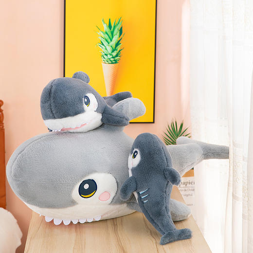 大眼鲨鱼毛绒玩具公仔 海洋生物大号娃娃 商品图1