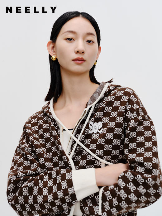 NEELLY纳俪商场同款老花纹样连帽针织开衫秋季新款复古休闲外套女N23082A01106 商品图2