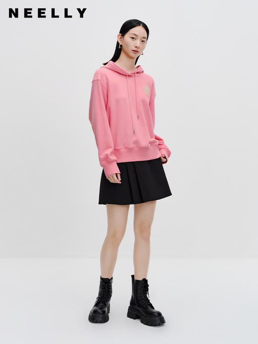 NEELLY纳俪商场同款粉色连帽卫衣秋季新款显瘦长袖休闲套头上衣女N23082J01110 商品图1