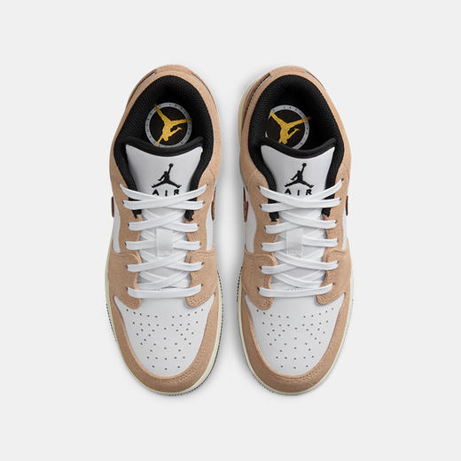 Air Jordan 1 Low SE (GS) 大童运动童鞋 DZ5368 商品图3