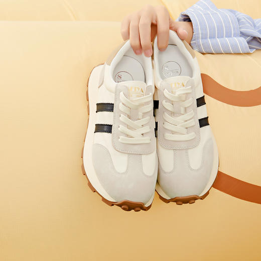 Safiya/索菲娅2023秋季新品潮流复古拼色休闲透气厚底板鞋运动阿甘鞋 SF33112011 商品图4