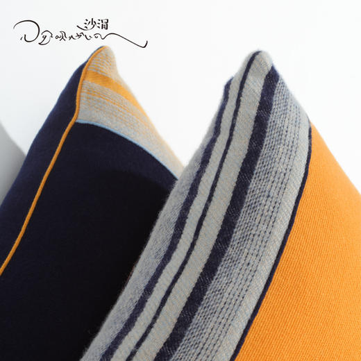 西藏手工艺氆氇羊绒抱枕SJF95P730W 商品图5