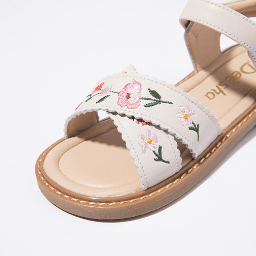 笛莎官方女童童鞋2023年夏季新款鞋子百搭洋气甜美花朵刺绣皮凉鞋 商品图3