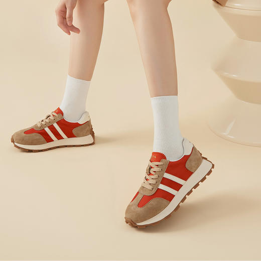 Safiya/索菲娅2023秋季新品潮流复古拼色休闲透气厚底板鞋运动阿甘鞋 SF33112011 商品图2