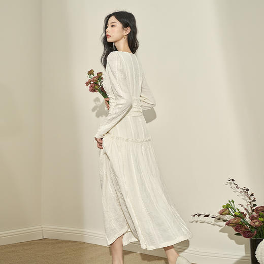小众设计V领长袖连衣裙新款立体感薄款小白裙长款V1738198 商品图3