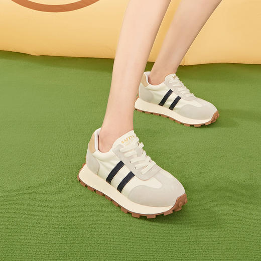 Safiya/索菲娅2023秋季新品潮流复古拼色休闲透气厚底板鞋运动阿甘鞋 SF33112011 商品图5