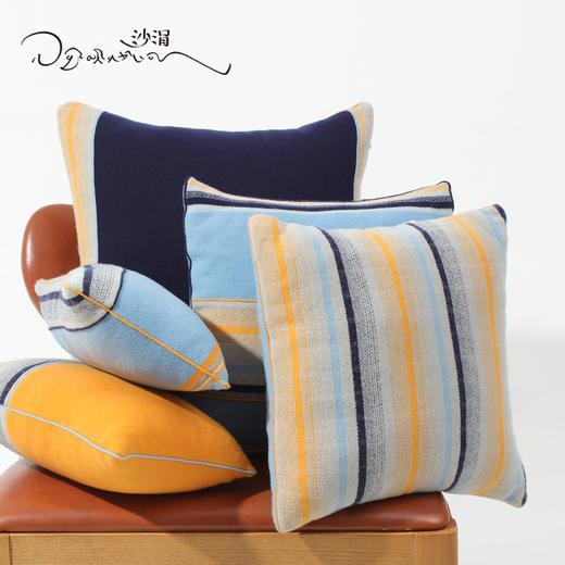 西藏手工艺氆氇羊绒抱枕SJF95P732W 商品图2