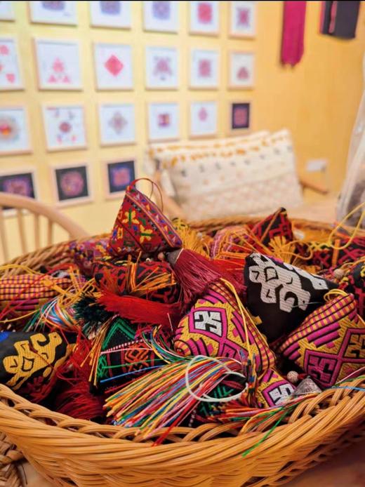 琼中黎锦-香茅草香包 商品图0