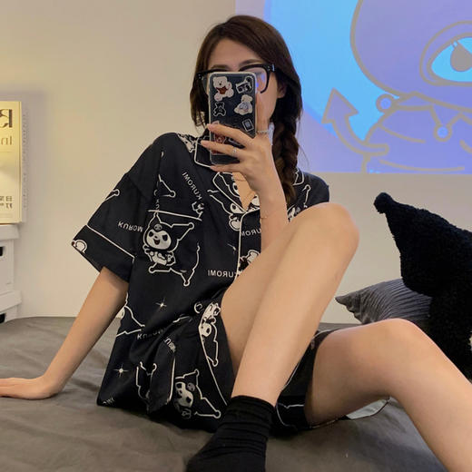 【59元1套】新款凉感睡衣冰丝面料，凉爽舒适，透气性好，吸汗快干，轻盈柔软，让你时尚有舒适，颜色很多变每一个都很好看，美女必备。 商品图4