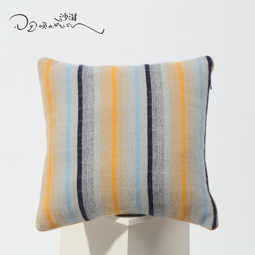 西藏手工艺氆氇羊绒抱枕SJF95P732W 商品图1