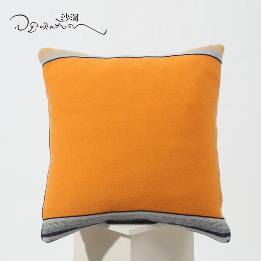 西藏手工艺氆氇羊绒抱枕SJF95P730W 商品图0