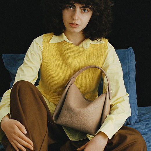 KUNOGIGI古良吉吉大号软烟盒包包女小众高级感手提包单肩斜挎包 商品图0