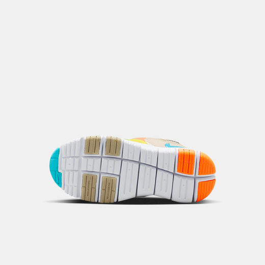 Nike Dynamo Free (PS) 幼童运动童鞋 FN8910 商品图1