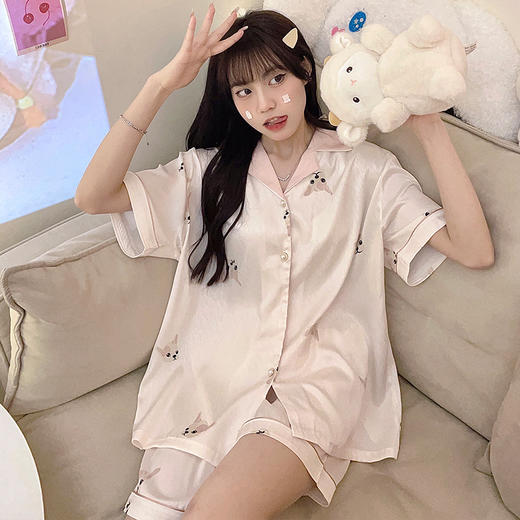 【59元1套】新款凉感睡衣冰丝面料，凉爽舒适，透气性好，吸汗快干，轻盈柔软，让你时尚有舒适，颜色很多变每一个都很好看，美女必备。 商品图3