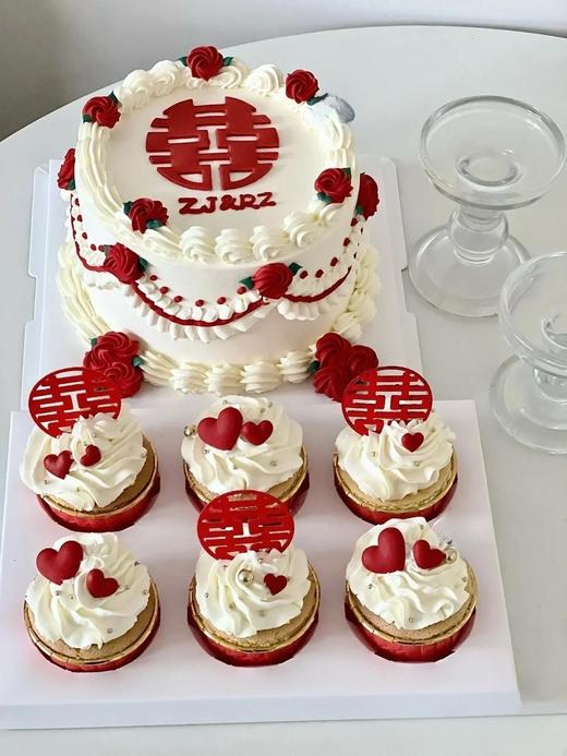 花边款订婚创意蛋糕 商品图0