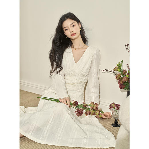 小众设计V领长袖连衣裙新款立体感薄款小白裙长款V1738198 商品图2