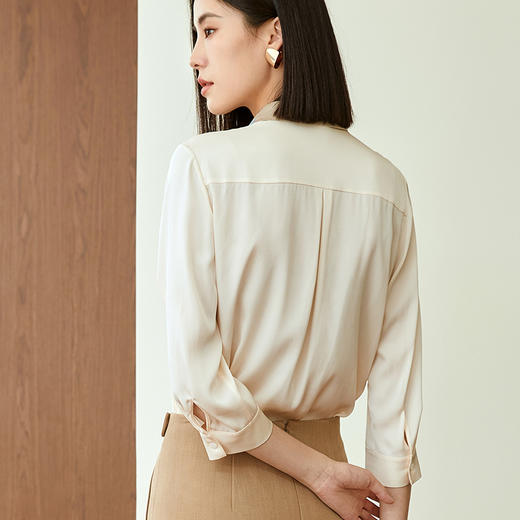 玳莎七分袖拼色领真丝衬衫女设计感2023秋季新款绣花通勤气质衬衣  DC31202 商品图3