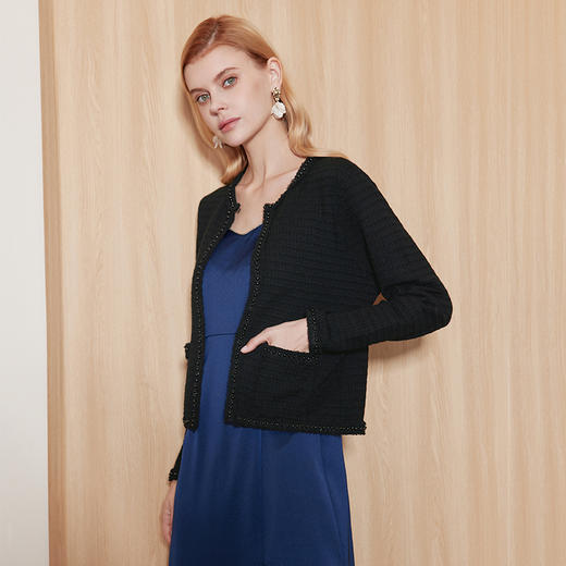 EITIE爱特爱秋季新款时尚通勤气质百搭短款针织开衫7101805 商品图2
