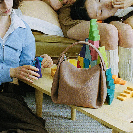 KUNOGIGI古良吉吉大号软烟盒包包女小众高级感手提包单肩斜挎包 商品图3