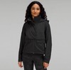点此购买 lululemon女士连帽休闲短款瑜伽上衣 zc 263341 商品缩略图2