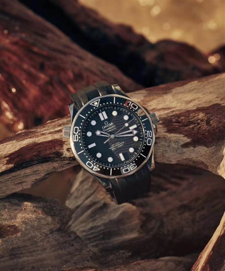 VS厂欧米茄海马300米「真陶瓷」版复刻表全新来袭