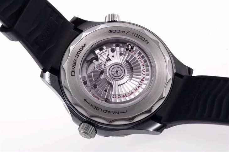 VS厂欧米茄海马300米「真陶瓷」版复刻表全新来袭