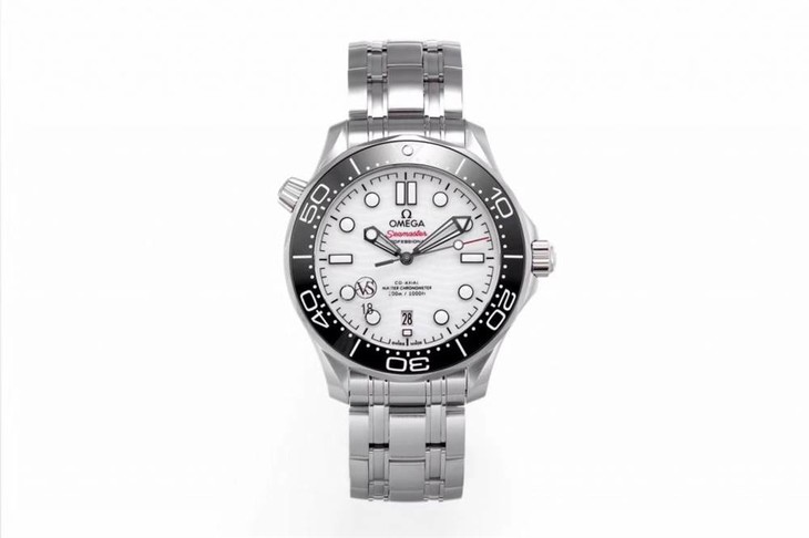 VS厂欧米茄新海马系列「熊猫色」白陶瓷表盘新品