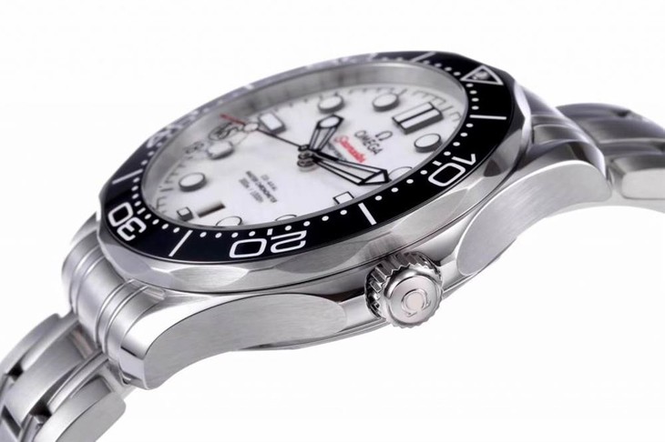 VS厂欧米茄新海马系列「熊猫色」白陶瓷表盘新品