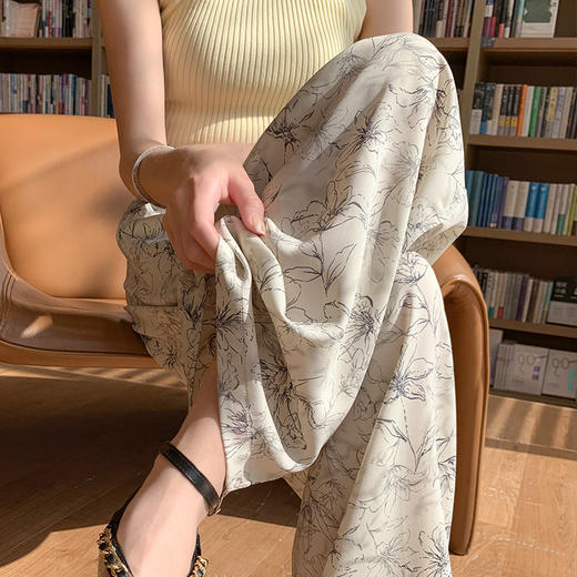 【第二件立减！】新中式水墨扎染阔腿裤 夏季薄款丝滑亲肤 高腰垂感拖地 慵懒休闲防晒裤 商品图3