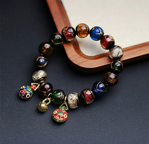 【千年珠宝和栖霞寺联名手串 金陵古法技艺而成】千年珠宝联名栖霞寺吞金兽香灰琉璃手串 珠子圆润饱满 触手温润 款式新颖 时尚百搭 商品图1