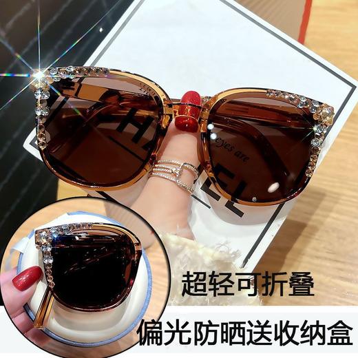 【买就送！送精美折叠收纳盒】时尚女性必备，G级感可折叠墨镜，做自己的女王，轻便舒适，防紫外线偏光设计，散发成熟优雅的气息。随意搭配，无时无刻的保护你的眼睛！ 商品图4