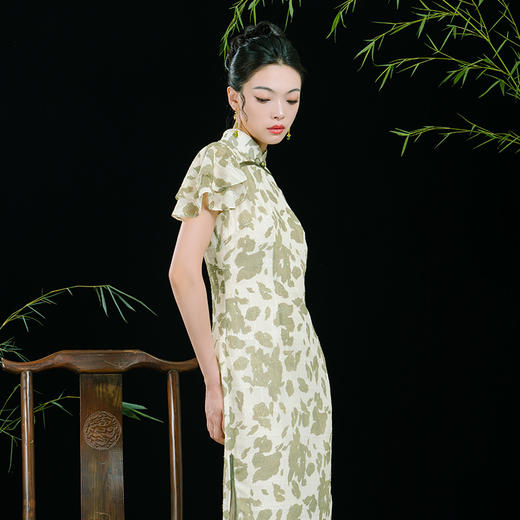 荷言GL 怜秋 绿色印花喇叭袖设计感旗袍 商品图1