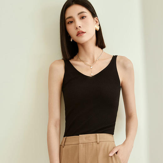 玳莎V领纯色针织背心秋季款女士时尚简约内搭修身吊带上衣  DC33001 商品图1