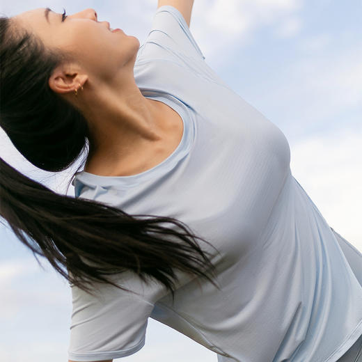 【凉感面料】宽松显瘦 开叉运动短袖上衣罩衫 商品图3