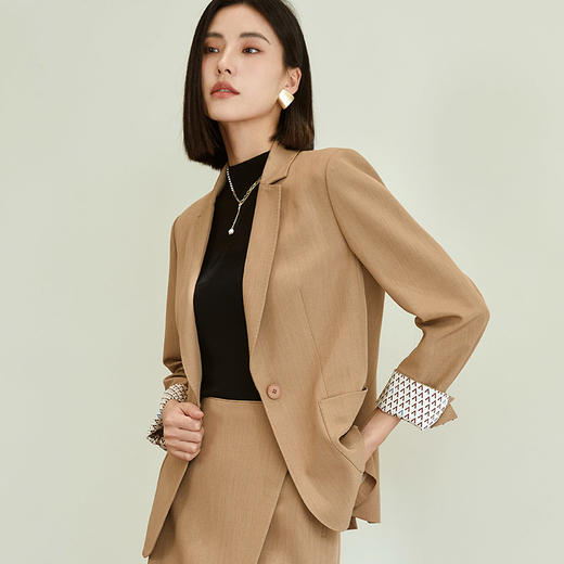 玳莎一粒扣高级感西装女秋季新款微收腰显瘦通勤上班气质外套  DC37302 商品图1