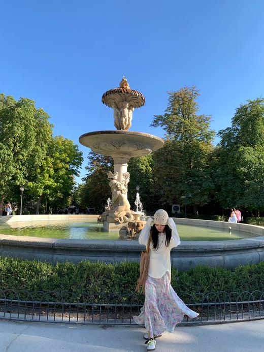 Read Nameless /初秋第一件白色打底T+许愿池半裙 商品图7