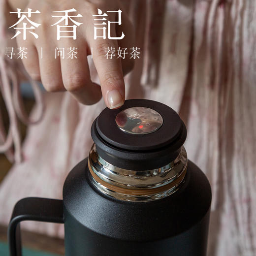 茶香记 小钢炮mini焖茶壶900ml智能温显316不锈钢保温杯便携易带 商品图4