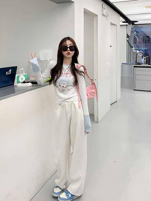 <曾小咸推荐>【梦幻萌宠】猫咪印花长袖T恤/收扣白色牛仔裤 商品图1