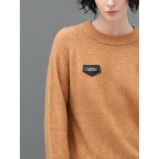 COCOBELLA质感皮标软糯绒感毛衣插肩袖圆领针织衫MZ183 商品图2