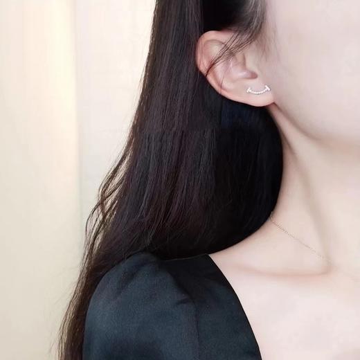 D芙尼经典微笑耳钉 商品图0
