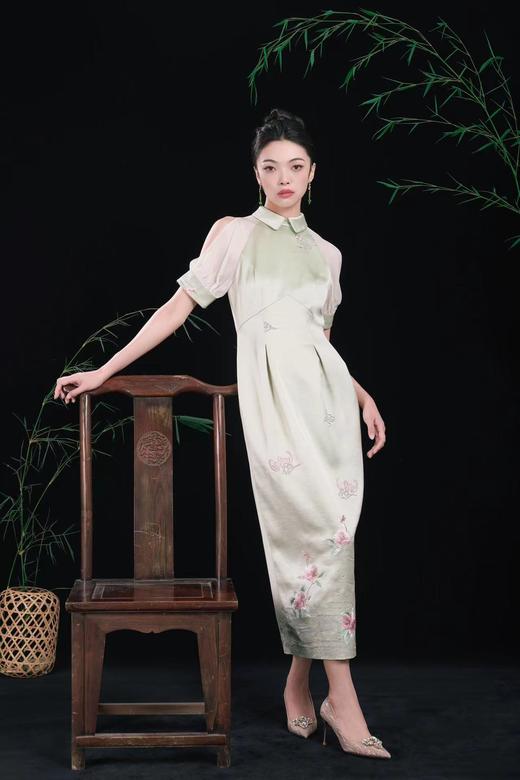 荷言HEYEN 湖上初晴 手工刺绣旗袍 商品图1
