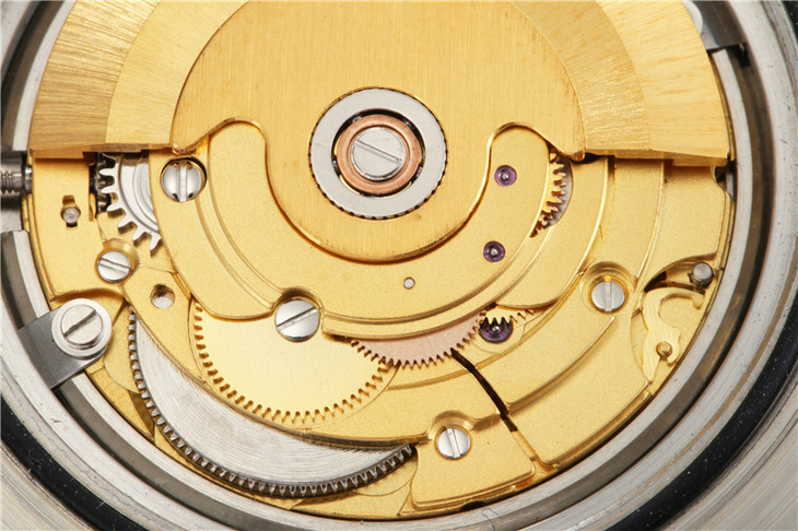 VR厂比N厂的劳力士间金水鬼复刻表更好？